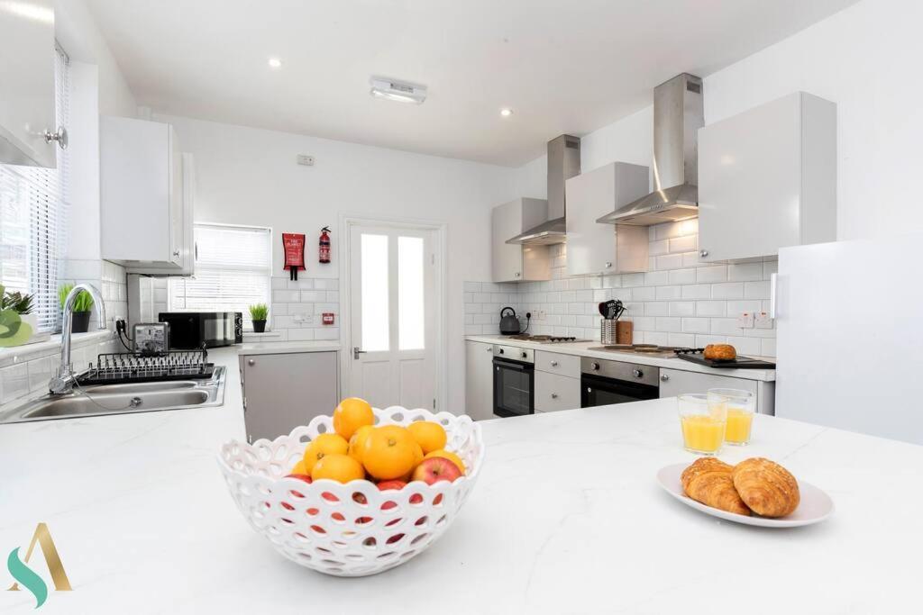 5 Double Bedrooms With Ensuites - Teesside House Tsac レッドカー エクステリア 写真