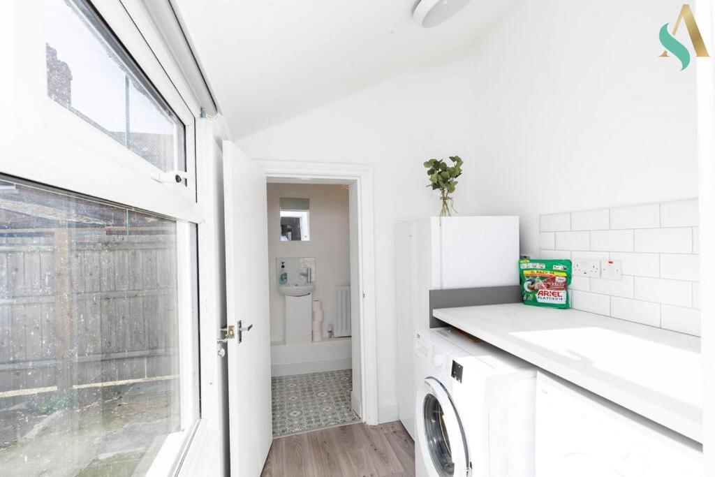 5 Double Bedrooms With Ensuites - Teesside House Tsac レッドカー エクステリア 写真